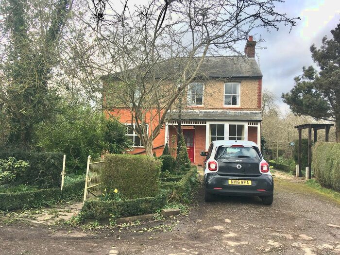 2 Bedroom Flat To Rent In Highfield Lane, St Albans, AL4