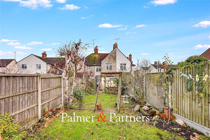 3 Bedroom Terraced House For Sale In Beehive Lane, Chelmsford, Essex, CM2