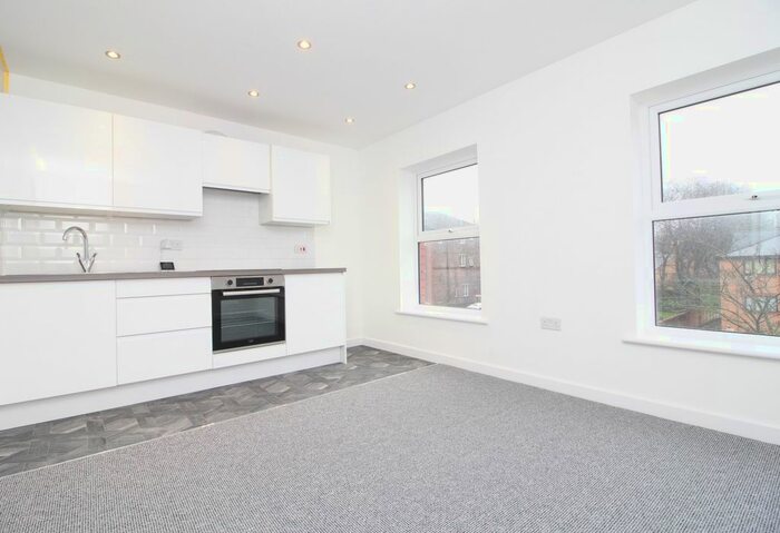 2 Bedroom Flat To Rent In Sandhurst Street, Liverpool, Merseyside, L17