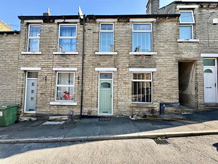 2 Bedroom Terraced House For Sale In Rothwell Street, Moldgreen, Huddersfield, HD5