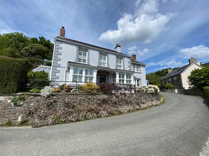 4 Bedroom Detached House For Sale In Llanfynydd, Carmarthen, SA32