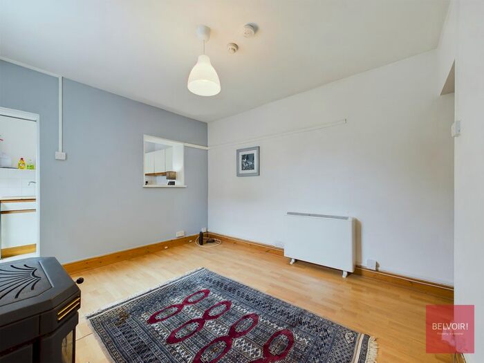 1 Bedroom Flat To Rent In Constitution Hill, Swansea, SA1