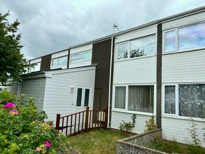 3 Bedroom House To Rent In Packenham Road, Basingstoke, RG21