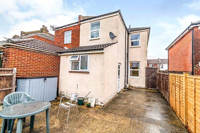 4 Bedroom House To Rent In Langhorn Road, Southampton, Hampshire, SO16