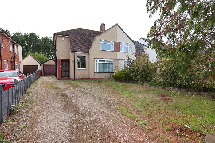 3 Bedroom Semi-detached House For Sale In Malmains Drive, Bristol, BS16
