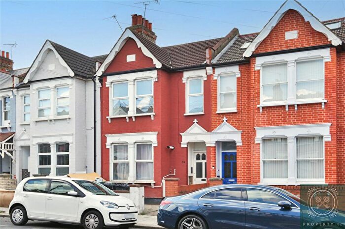 3 Bedroom Apartment To Rent In Broadwater Rd, Tottenham, N17