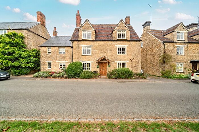 4 Bedroom Detached House For Sale In The Green, Evenley, Brackley, NN13