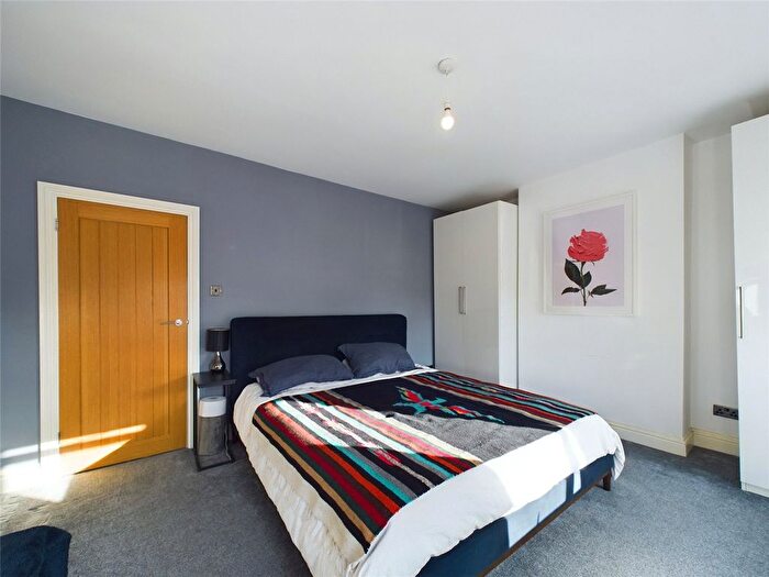 3 Bedroom Terraced House For Sale In Colls Road, London, SE15