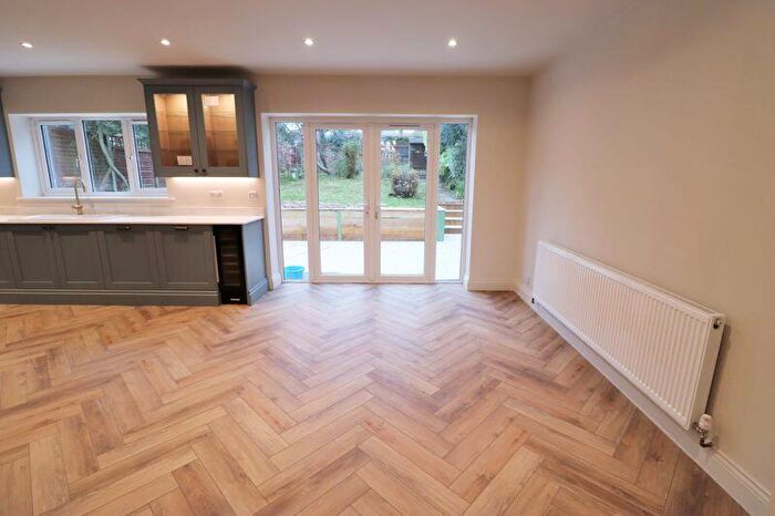 4 Bedroom Detached House For Sale In Maytree Avenue, Worthing, BN14