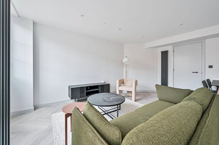 2 Bedroom Flat To Rent In Hoxton Market, Hoxton, London, N1