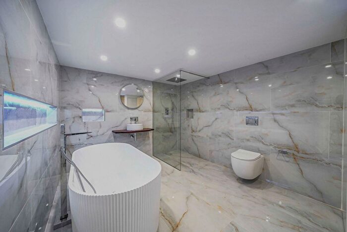 2 Bedroom Flat To Rent In Alaska Buildings, Grange Road, SE1