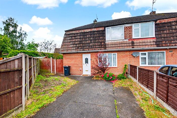 3 Bedroom Semi Detached House To Rent In Cornwall Road, Arnold, Notthingham, NG5