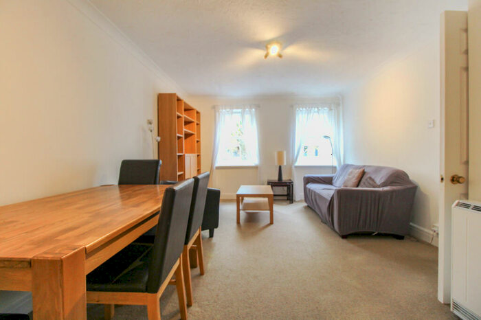 2 Bedroom Apartment To Rent In Beatrice House, E1