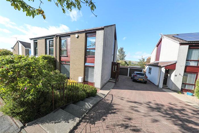 3 Bedroom Semi-Detached House For Sale In Gleneagles Avenue, Glenrothes, KY6