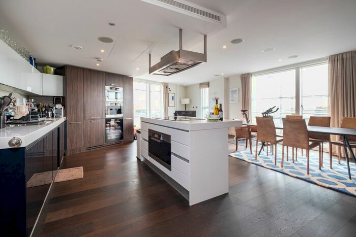 3 Bedroom Flat To Rent In Gatliff Road, London, SW1W