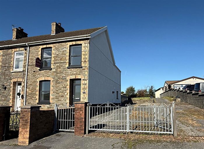 3 Bedroom Semi-Detached House For Sale In Myrtle Hill, Ponthenry, Llanelli, SA15