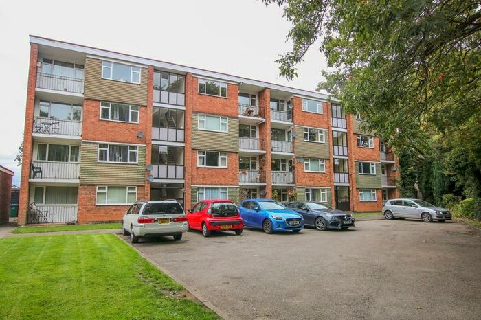 2 Bedroom Flat To Rent In Hearsall Court, Tile Hill, CV4
