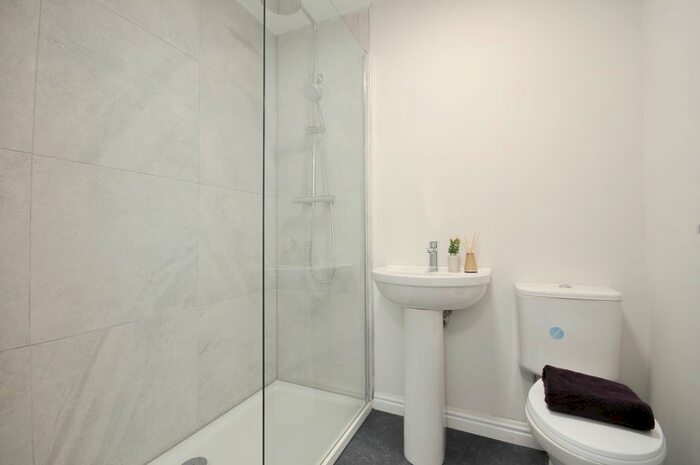 4 Bedroom Town House To Rent In Royce Road, Hulme, Manchester, M15