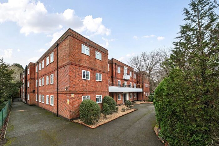 2 Bedroom Apartment To Rent In Church Street Surrey, KT12
