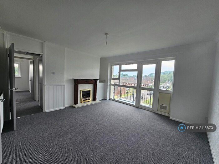 2 Bedroom Flat To Rent In Plantshill Crescent, Coventry, CV4