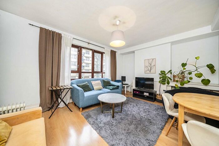 2 Bedroom Flat To Rent In Cromer Street, London, WC1H