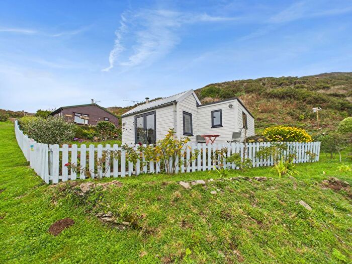 2 Bedroom Chalet For Sale In The Meadow, Tregonhawke, PL10