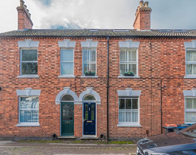 4 Bedroom Terraced House For Sale In Newport Road, New Bradwell, Milton Keynes, MK13