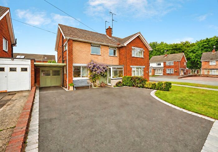 3 Bedroom Semi-Detached House For Sale In Pinewood Close, Willenhall, WV12