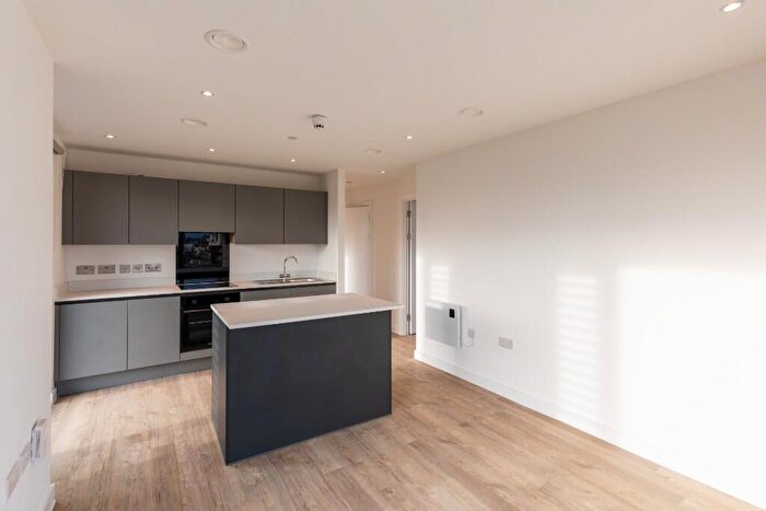 2 Bedroom Flat To Rent In Flat, Pall Mall, Liverpool, Merseyside, L3