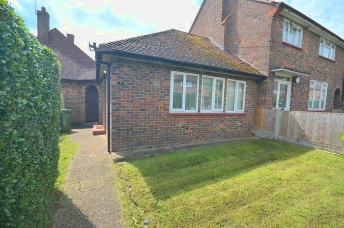 1 Bedroom Bungalow To Rent In Melksham Close, Romford, Essex, RM3