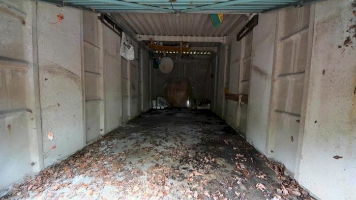 Studio To Rent In Brookside, London, N21