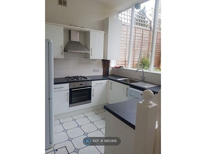 1 Bedroom Flat To Rent In Sydenham Road, Croydon, CR0
