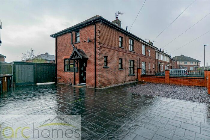 3 Bedroom Semi-Detached House To Rent In Knowsley Avenue, Atherton, Manchester M46