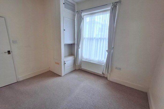 1 Bedroom Flat To Rent In Dover Street, Ryde, PO33