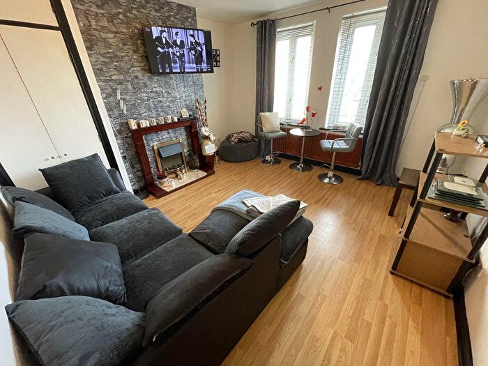 1 Bedroom Flat For Sale In Kingsmere Gardens, Walker, Newcastle Upon Tyne, NE6