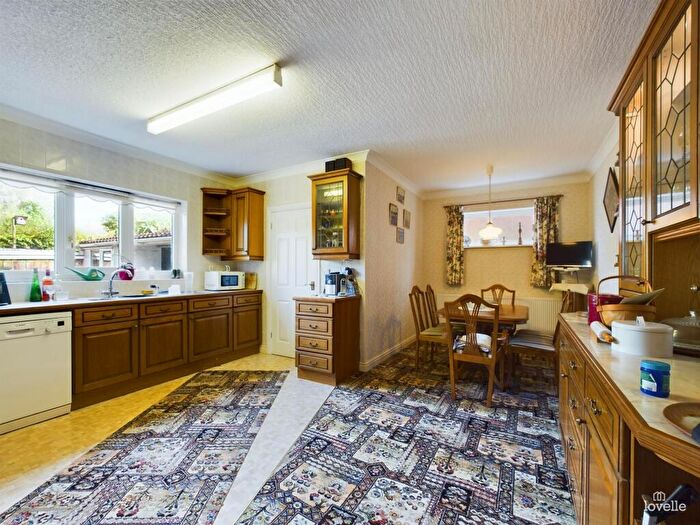 2 Bedroom Detached Bungalow For Sale In Carr Lane, Bonby, DN20