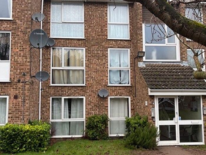2 Bedroom Flat To Rent In Princes Court, The Mall, Dunstable, LU5