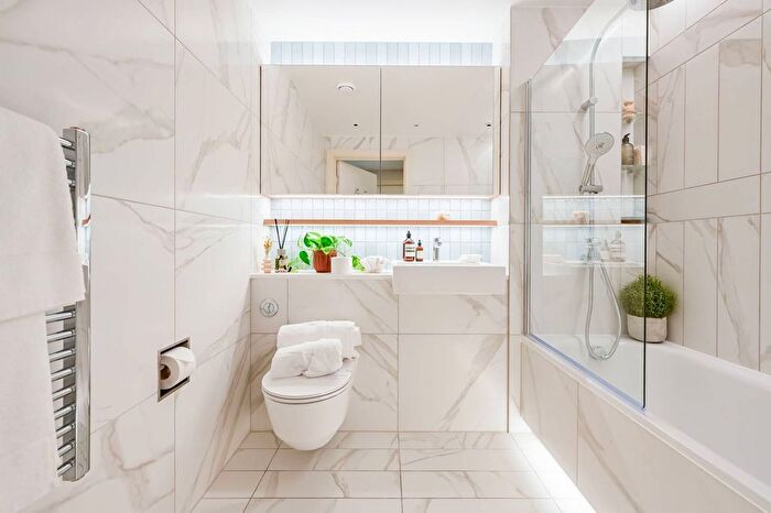 2 Bedroom Flat For Sale In Bow Green, Bow, E3