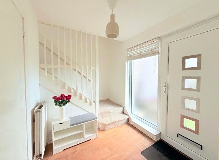 3 Bedroom Semi-detached House For Sale In Finistere Avenue, Falklrk, FK1