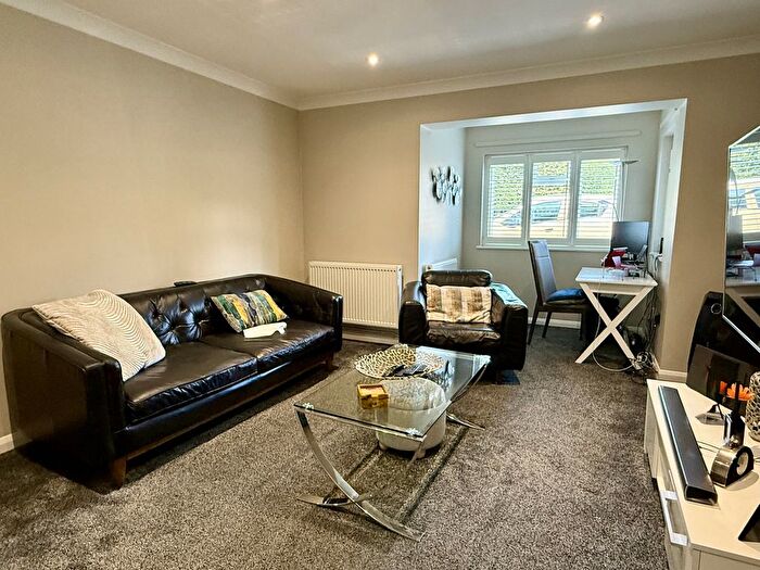 4 Bedroom Semi-Detached House For Sale In Faversham Road, Ashford, TN24