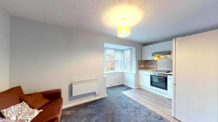 1 Bedroom Flat To Rent In Cotton Avenue, London, W3