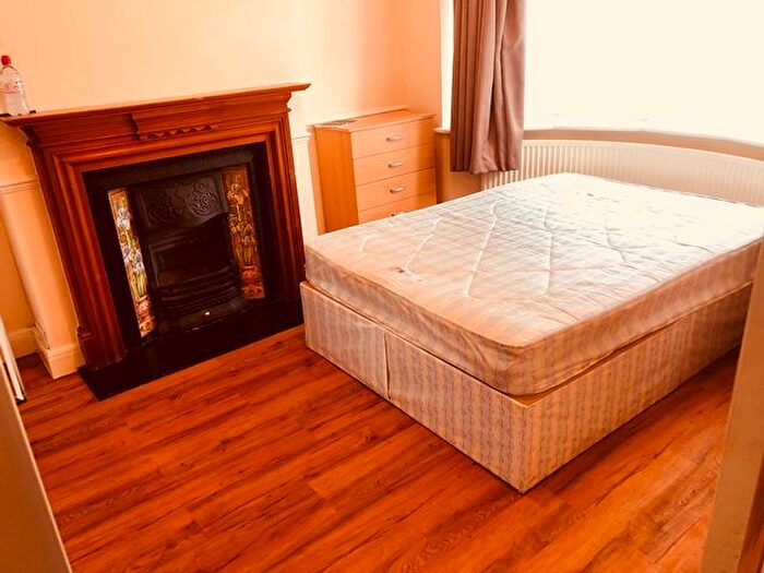 2 Bedroom Flat To Rent In Staines Road, Ilford, IG1