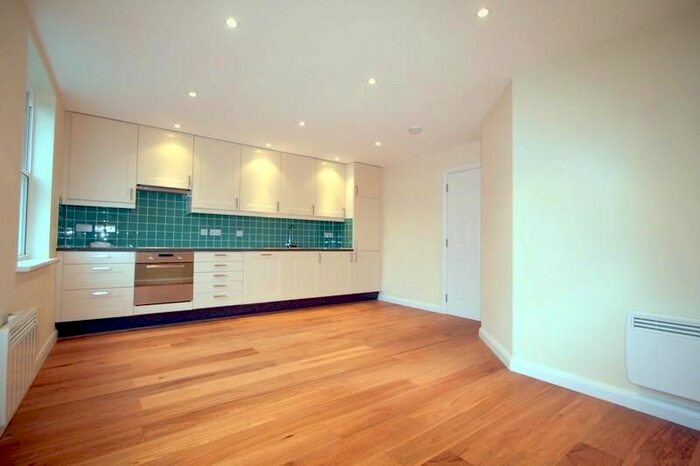 1 Bedroom Flat To Rent In Acacia Road, London, W3