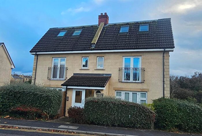 2 Bedroom Flat To Rent In Pound Mead, Corsham, SN13
