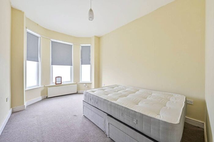 2 Bedroom Flat To Rent In Durnsford Road, Wimbledon Park, London, SW19