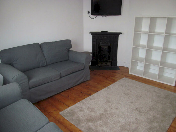 2 Bedroom Flat To Rent In Upper Redlands Road, Reading, Berkshire, RG1
