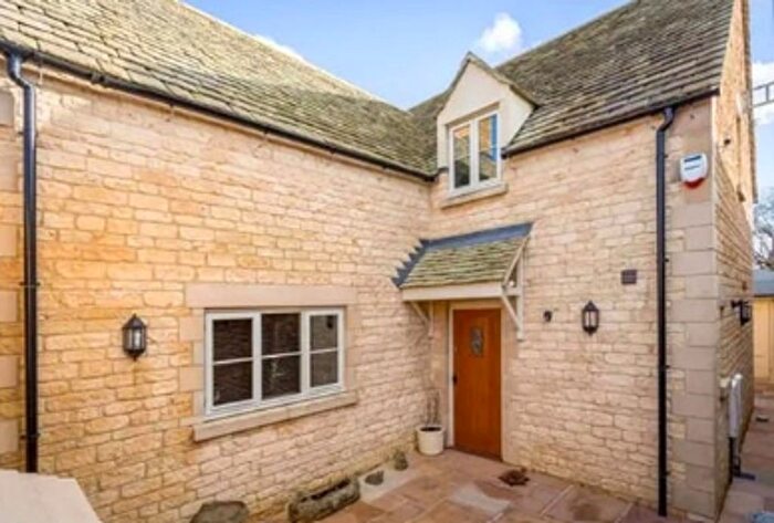 2 Bedroom Detached House For Sale In Union Street, Stow On The Wold, GL54