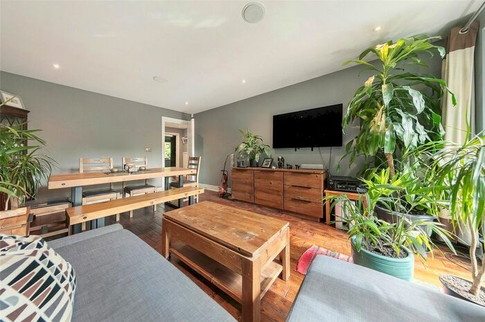 2 Bedroom Flat To Rent In Victoria Drive, London, SW19