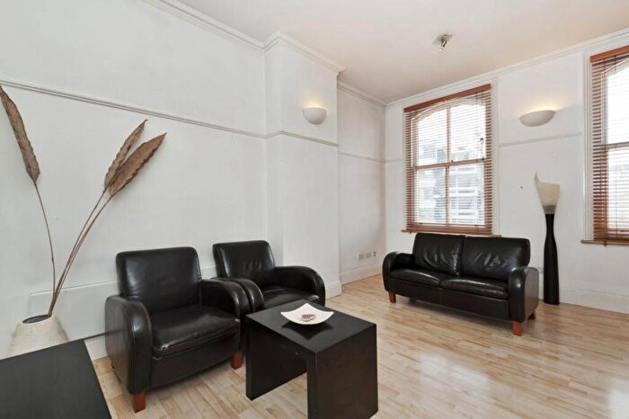 1 Bedroom Flat To Rent In Riga Mews, Aldgate, London, E1