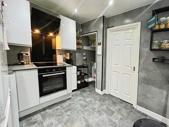 2 Bedroom Flat For Sale In Ashley Road, South Shields, Tyne And Wear, NE34